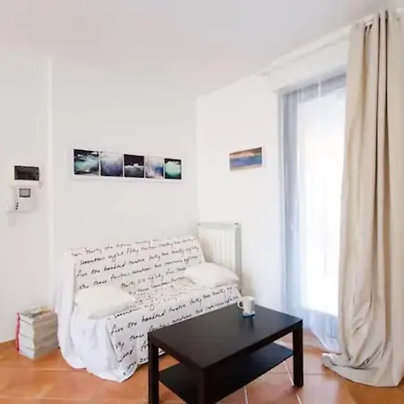 Casa Alpi 44 - Two Bedroom Flat With Huge Balcony Pescara